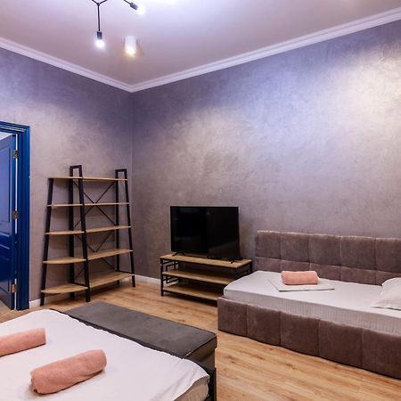 Leogrand Three Bedrooms Vip Apartments On Kniazia Romana 12 إلفيف المظهر الخارجي الصورة