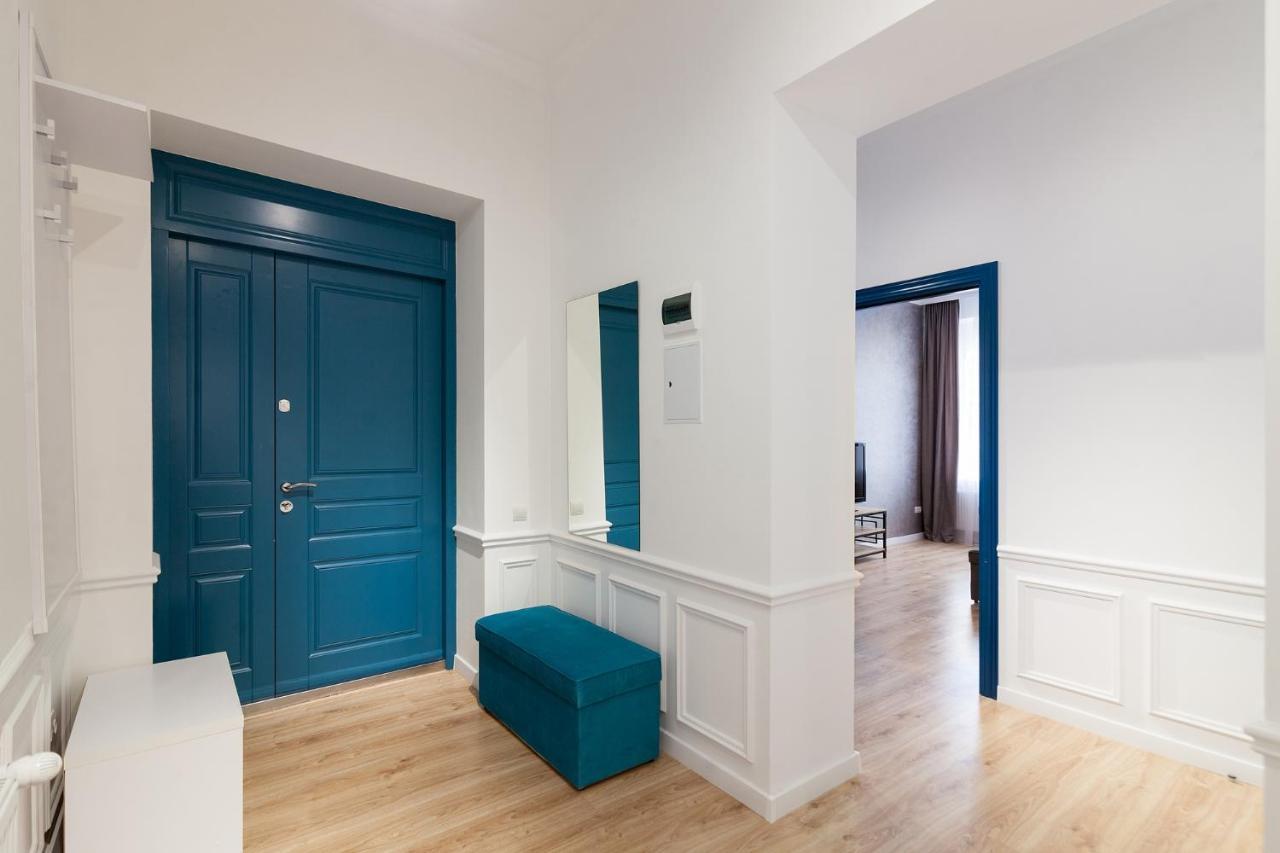 Leogrand Three Bedrooms Vip Apartments On Kniazia Romana 12 إلفيف المظهر الخارجي الصورة