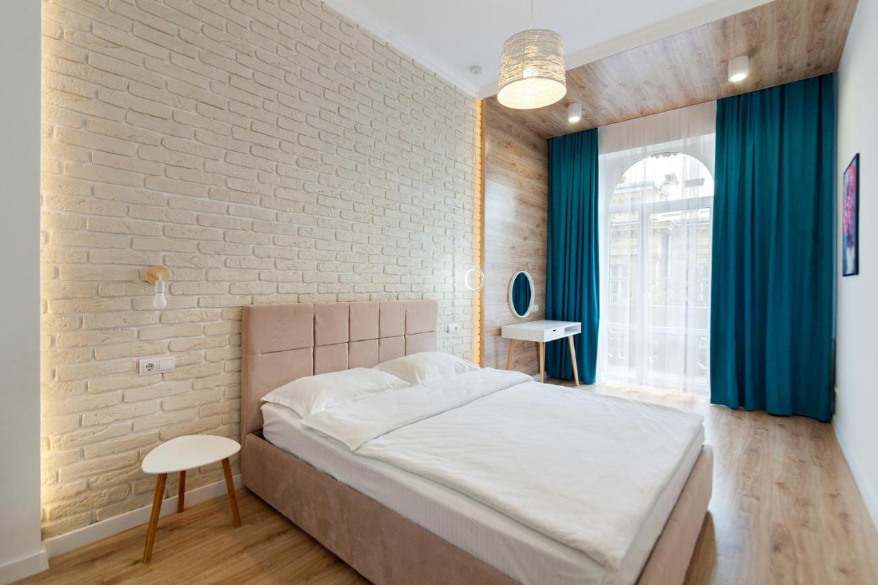 Leogrand Three Bedrooms Vip Apartments On Kniazia Romana 12 إلفيف المظهر الخارجي الصورة