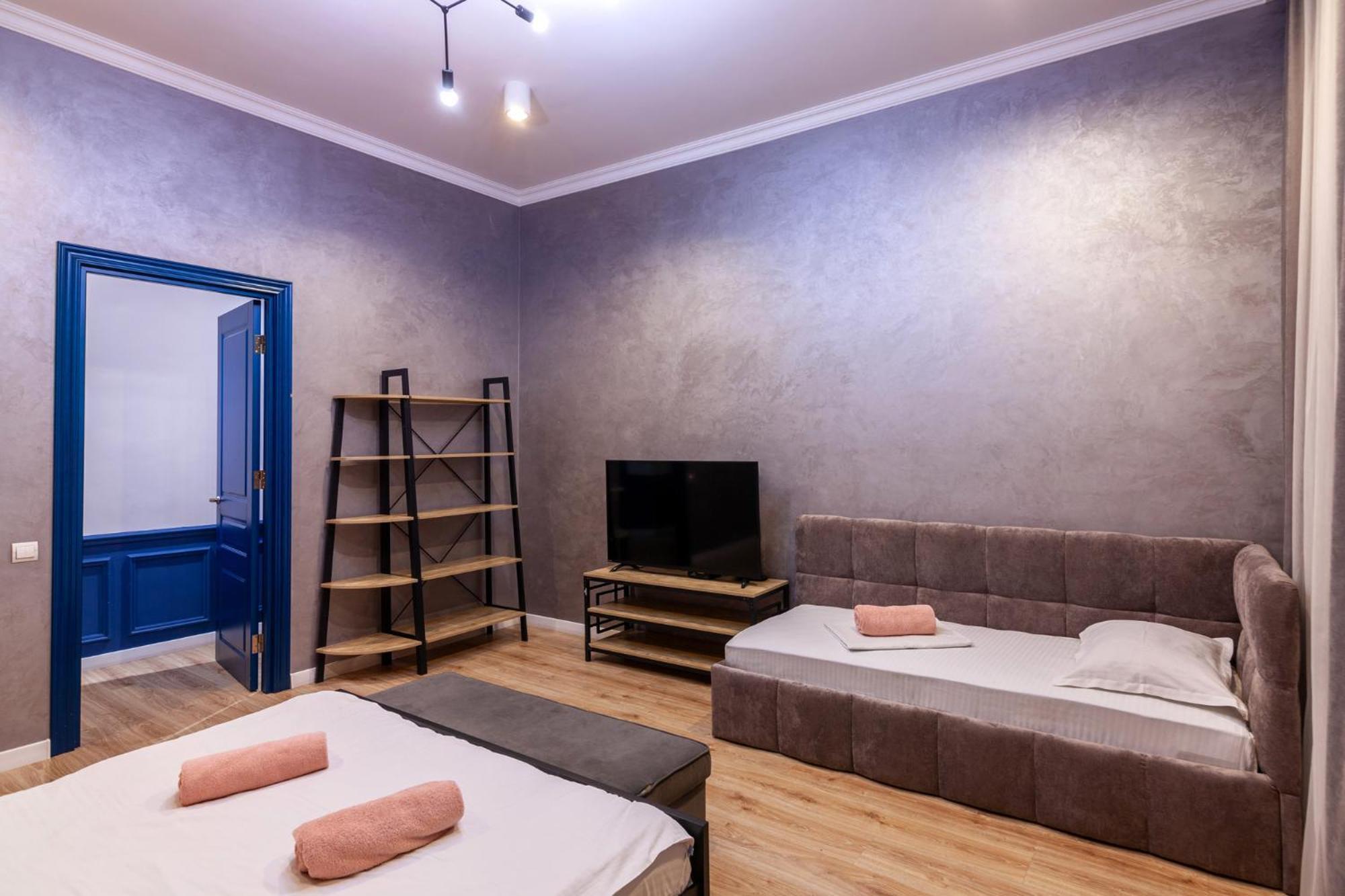Leogrand Three Bedrooms Vip Apartments On Kniazia Romana 12 إلفيف المظهر الخارجي الصورة
